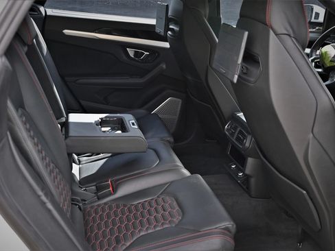 Used 2019 Lamborghini Urus AWD/4WD image 16