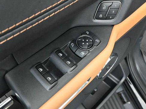 Used 2024 Ford Expedition Platinum image 20