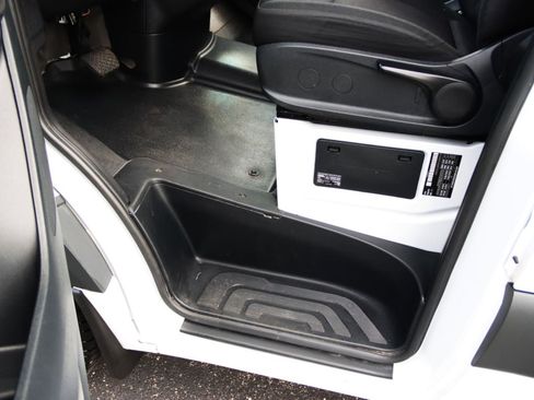 Used 2024 Mercedes-Benz Sprinter 2500 image 11