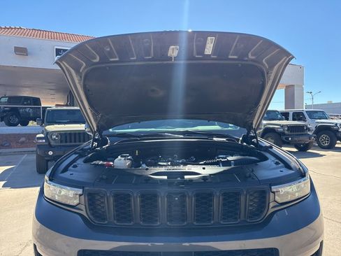 Used 2022 Jeep Grand Cherokee L Limited w/ Luxury Tech Group II image 47