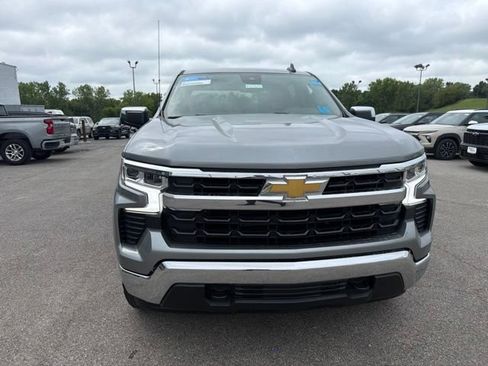 Used 2023 Chevrolet Silverado 1500 LT AWD/4WD image 6