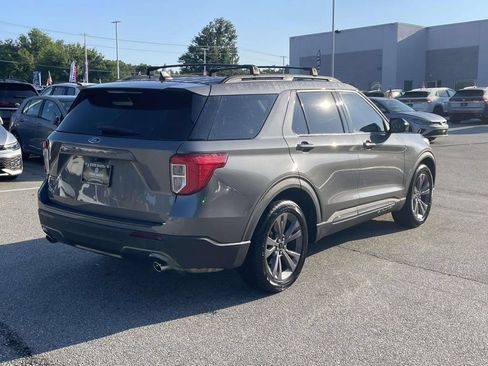 Used 2022 Ford Explorer XLT w/ Equipment Group 202A RWD image 6