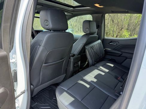 New 2026 GMC Canyon Elevation w/ Convenience Package image 24