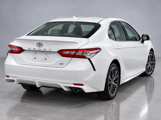 Used 2020 Toyota Camry SE FWD image 4