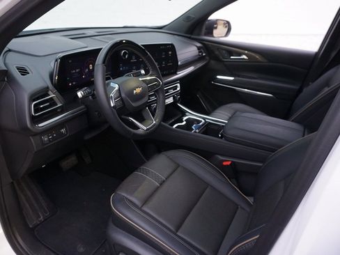 Certified 2025 Chevrolet Traverse High Country image 9