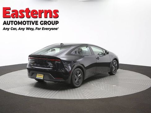 Used 2025 Toyota Prius LE FWD image 38
