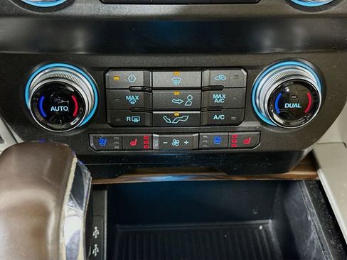 Used 2019 Ford F150 Lariat w/ Equipment Group 502A Luxury image 16