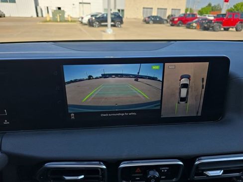 New 2026 Nissan Sentra SR FWD image 9