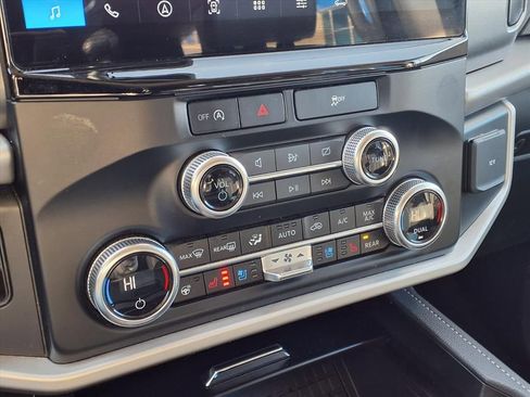 Used 2024 Ford Expedition XLT image 8