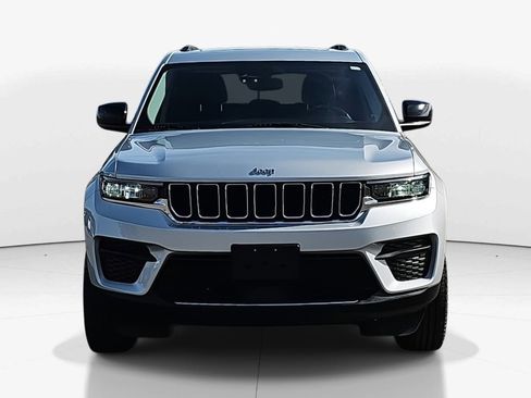 Used 2023 Jeep Grand Cherokee Laredo w/ Luxury Tech Group I image 8