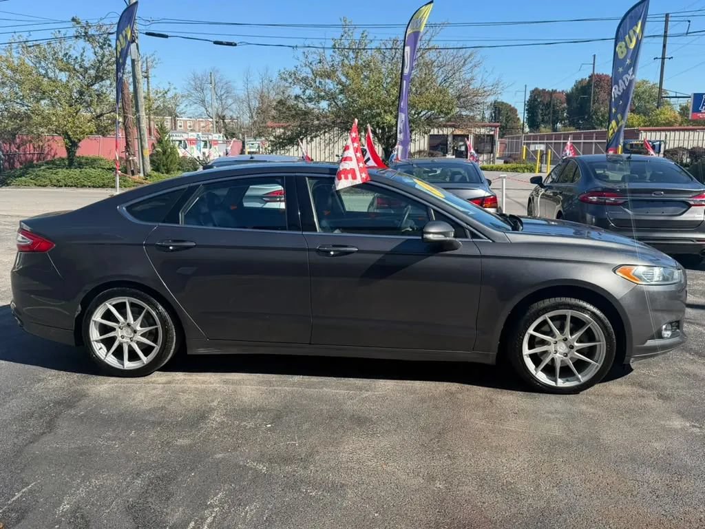 Used 2016 Ford Fusion SE w/ Equipment Group 202A AWD/4WD image 20