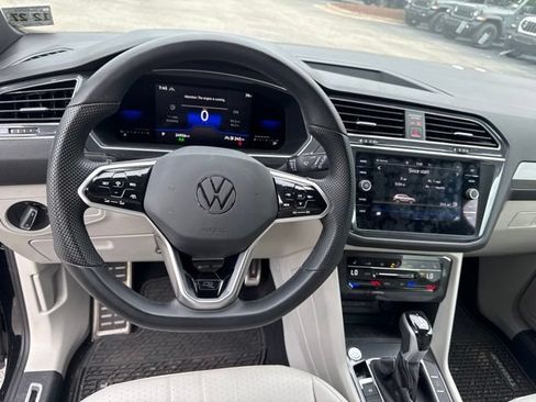 Used 2023 Volkswagen Tiguan SE R-Line AWD/4WD image 9
