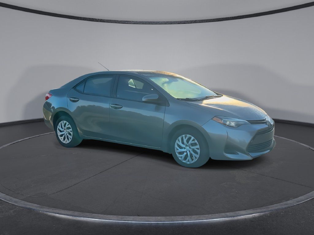 Used 2017 Toyota Corolla LE FWD image 2