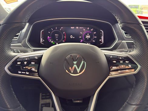 Used 2024 Volkswagen Tiguan SEL R-Line image 19