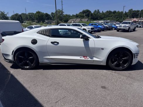 Used 2017 Chevrolet Camaro LT w/ Technology Package RWD image 4