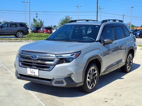 Certified 2025 Subaru Forester Limited AWD/4WD image 3