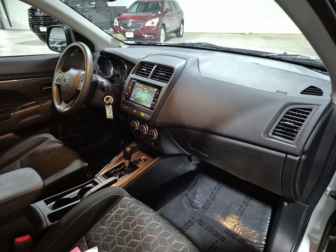 Used 2025 Mitsubishi Outlander Sport AWD image 26