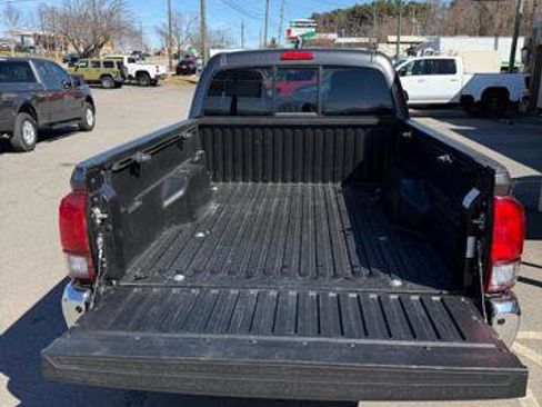 Used 2020 Toyota Tacoma SR5 image 6