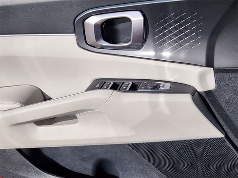 Certified 2024 Kia Sorento S w/ Panoramic Sunroof Package image 6