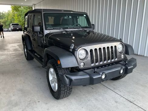 Used 2018 Jeep Wrangler Unlimited Sport S AWD/4WD image 24