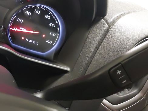 Used 2020 Chevrolet Silverado 1500 Custom w/ Custom Value Package image 21