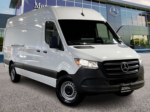 Used 2025 Mercedes-Benz Sprinter 2500 image 1