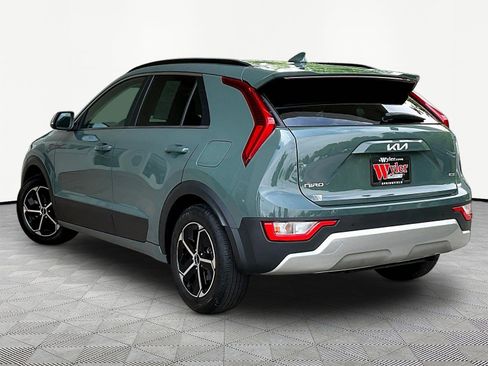 Used 2024 Kia Niro EX FWD image 4