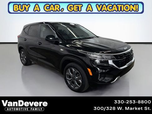 Used 2025 Kia Seltos LX AWD/4WD image 1