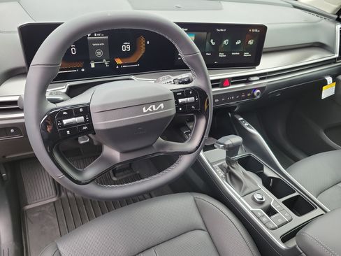 New 2026 Kia Sorento S FWD image 2
