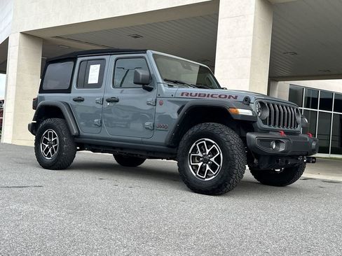 Used 2024 Jeep Wrangler Unlimited Rubicon w/ Safety Group image 9