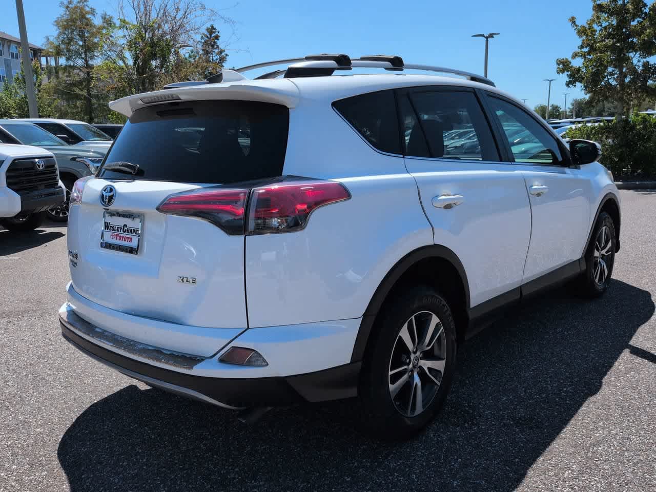 Used 2018 Toyota RAV4 XLE FWD image 6