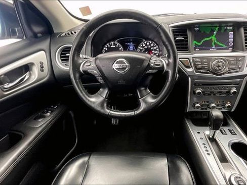 Used 2020 Nissan Pathfinder SL AWD/4WD image 4