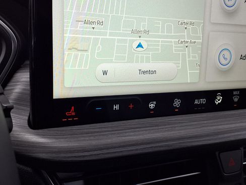 Used 2024 Ford Escape SE w/ PHEV Premium Package image 5