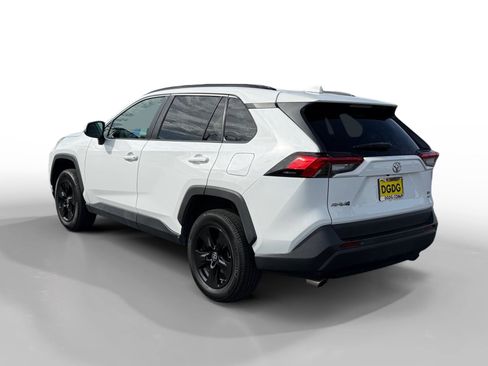 Used 2021 Toyota RAV4 XLE w/ Convenience Package AWD/4WD image 3