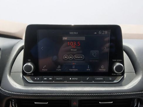 Used 2022 Nissan Rogue SV FWD image 26