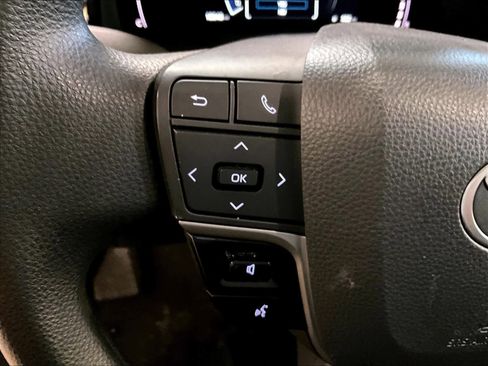 Used 2025 Toyota Camry LE image 22