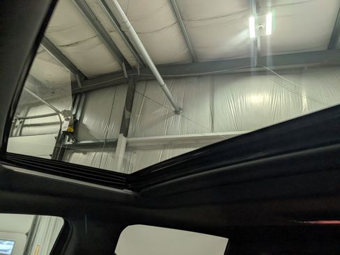 Used 2024 GMC Sierra 2500 AT4 w/ Technology Package image 29