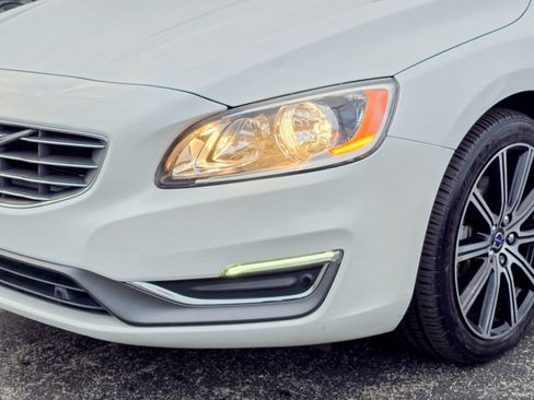 Used 2018 Volvo S60 T5 Inscription image 4