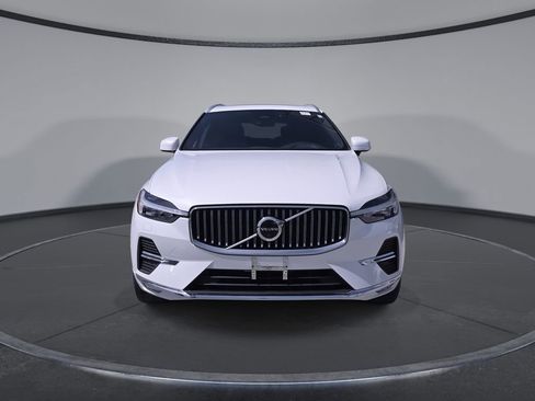 Used 2023 Volvo XC60 B5 Plus w/ Climate Package AWD/4WD image 2