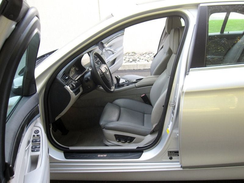 Used 2013 BMW 550i Sedan RWD image 18