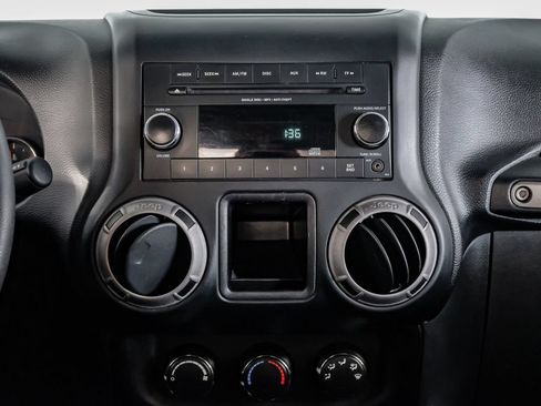 Used 2018 Jeep Wrangler Sport AWD/4WD image 22
