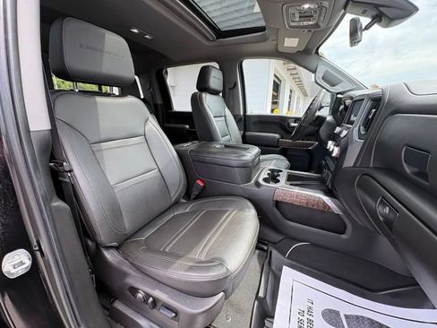 Used 2022 GMC Sierra 2500 Denali w/ Denali Black Diamond Edition AWD/4WD image 32
