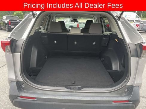 Used 2020 Toyota RAV4 XLE AWD/4WD image 13