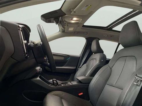 Used 2025 Volvo XC40 B5 Core image 68