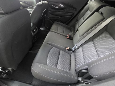 Used 2022 GMC Terrain SLE FWD image 9