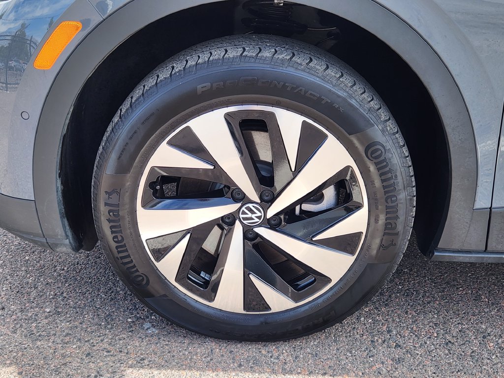 Certified 2023 Volkswagen ID.4 Pro AWD/4WD image 9