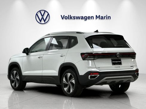 New 2026 Volkswagen Taos SE AWD/4WD image 3