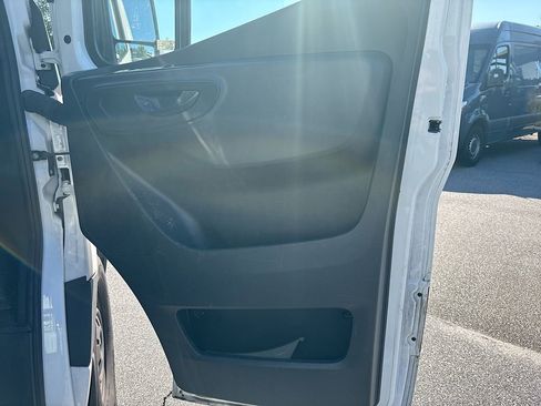 Used 2024 Mercedes-Benz Sprinter 2500 image 20