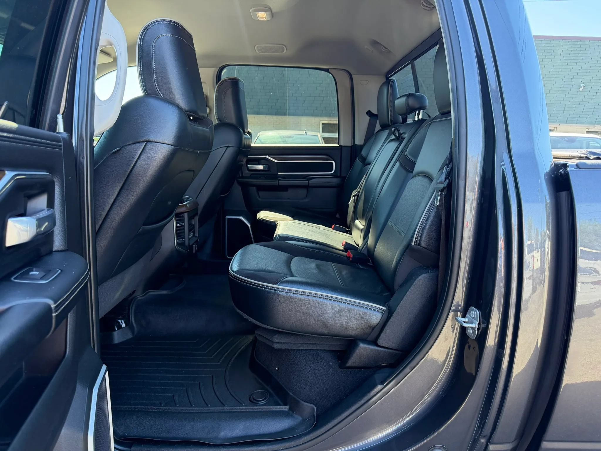 Used 2023 RAM 2500 Laramie AWD/4WD image 17