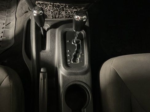 Used 2016 Jeep Wrangler Sport image 23